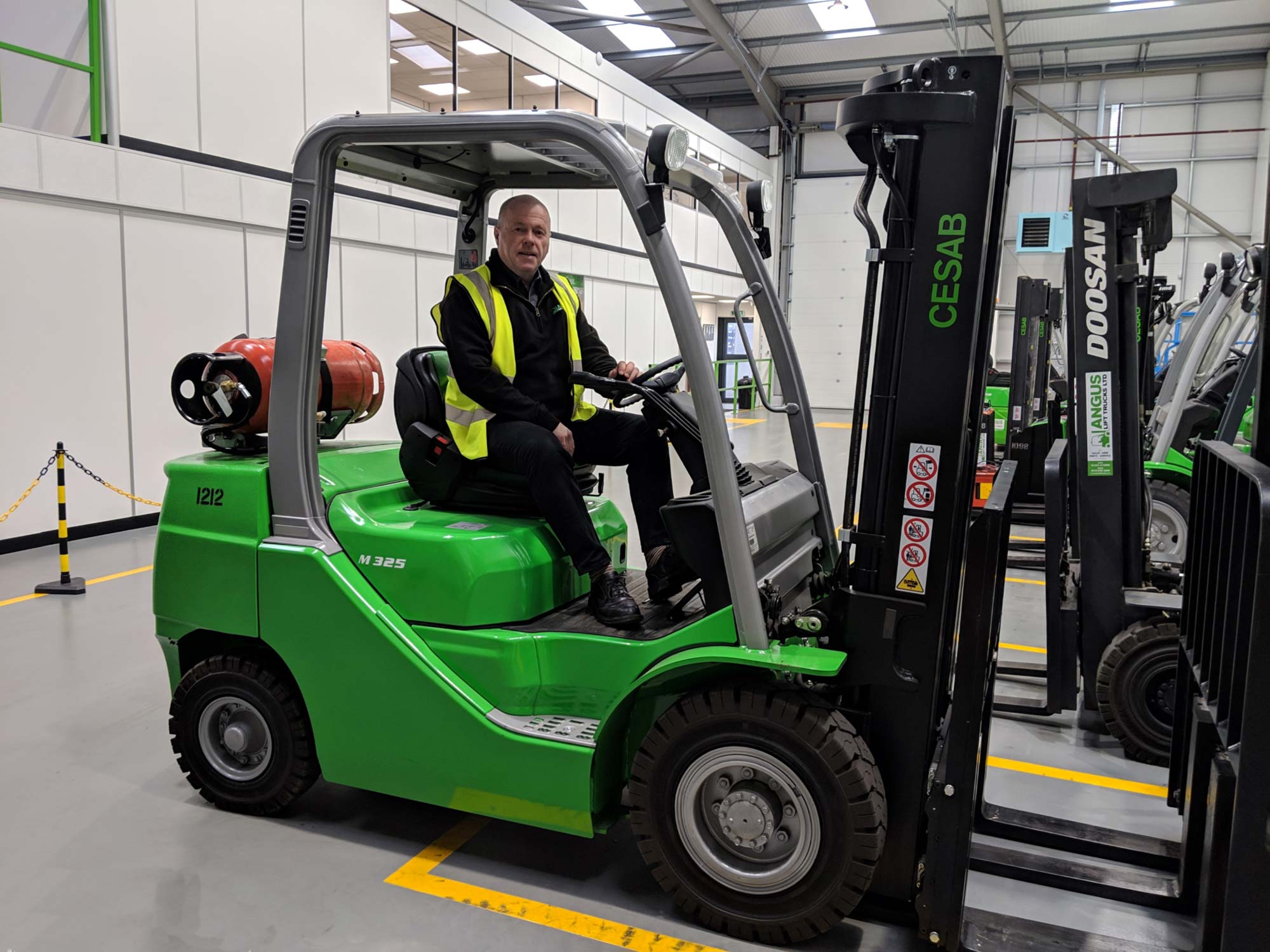 Gas Forklifts Hire, Rental, Servicing, Maintenance & Repairs in Leicester, Northampton, Derby, Warwick, East Midlands, West Midlands, Birmingham and Nottingham