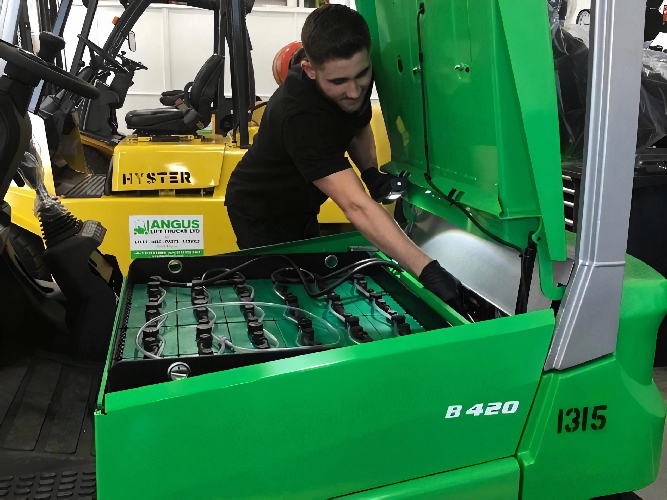 Forklifts Service, Maintenance and Repairs across the UK, in areas like Leicester, Northampton, Nottingham, Derby, Birmingham, Warwick, East Midlands, West Midlands