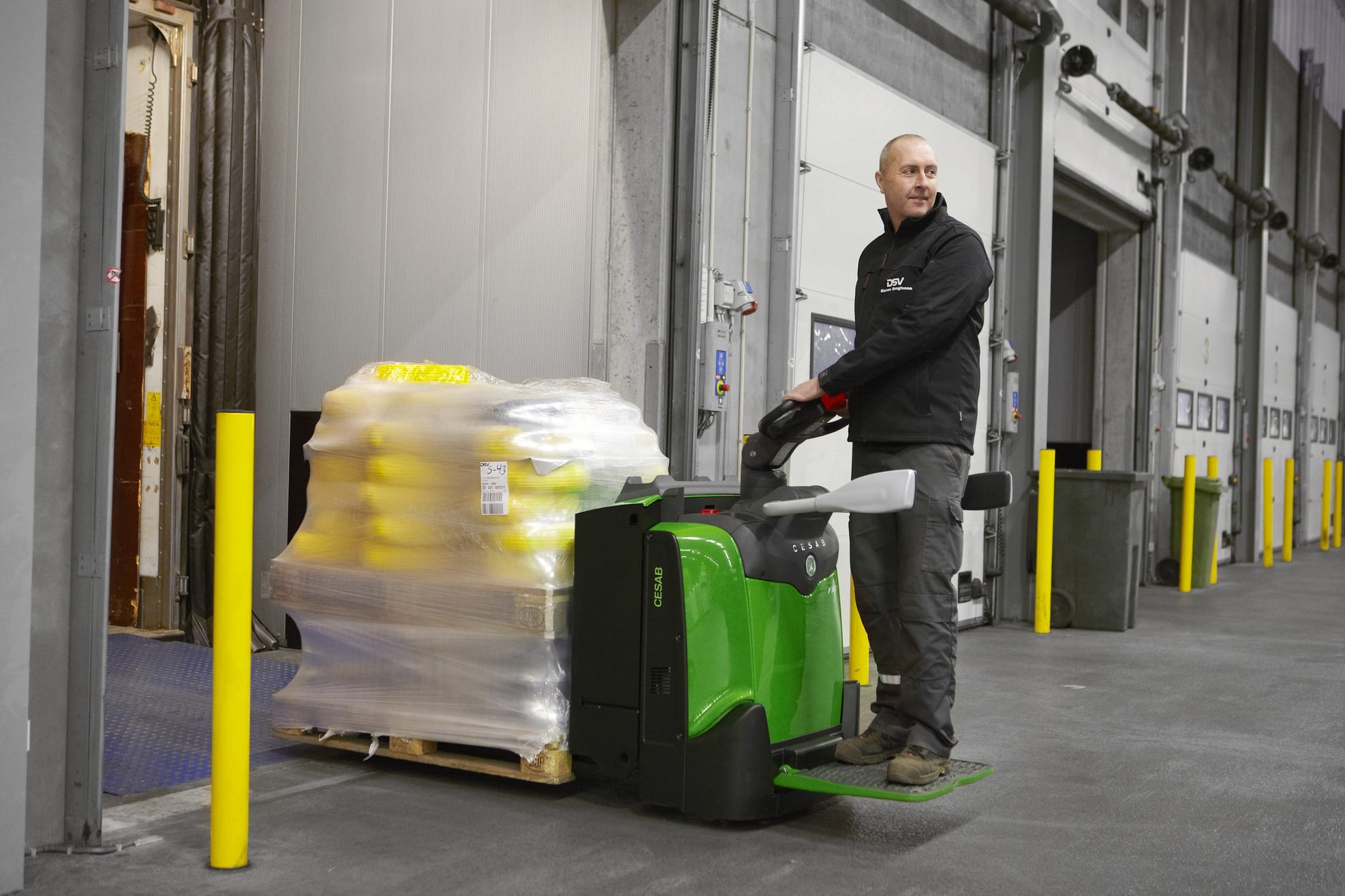 Electric Forklifts for Sale and Hire in Northampton, Nottingham, Derby, Warwick, Leicester, Birmingham and across East Midlands, and West Midlands. 